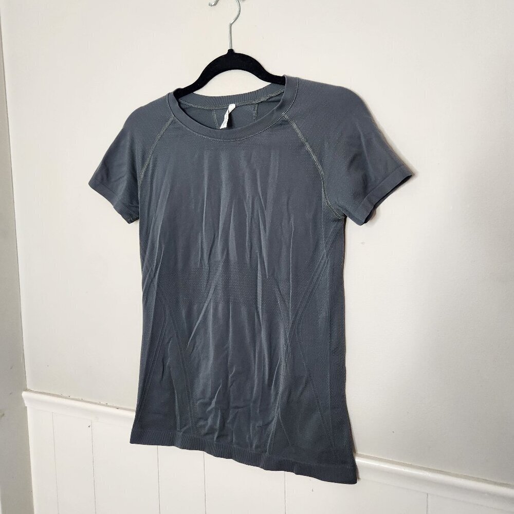 ATHLETA Solid Grey Momentum Seamless Tee